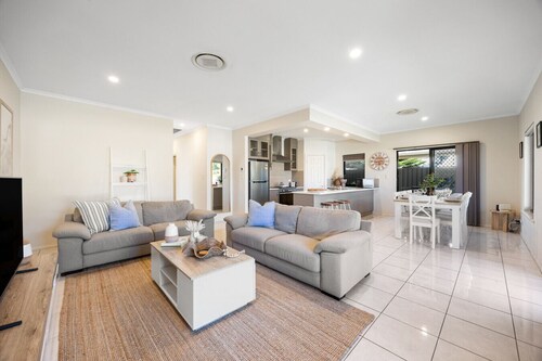 Gone Coastal—Family Beachside Breeze