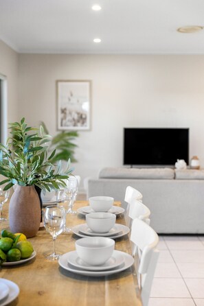 Dining - Gone Coastal—Family Beachside Breeze (Grange)