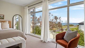 3 bedrooms, desk, iron/ironing board, WiFi