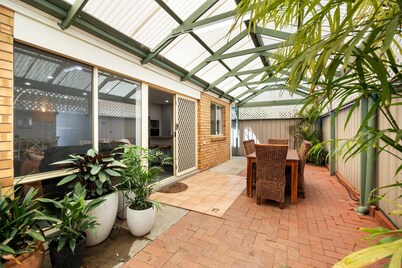 North Haven Days—Modern Comfort near the Beach