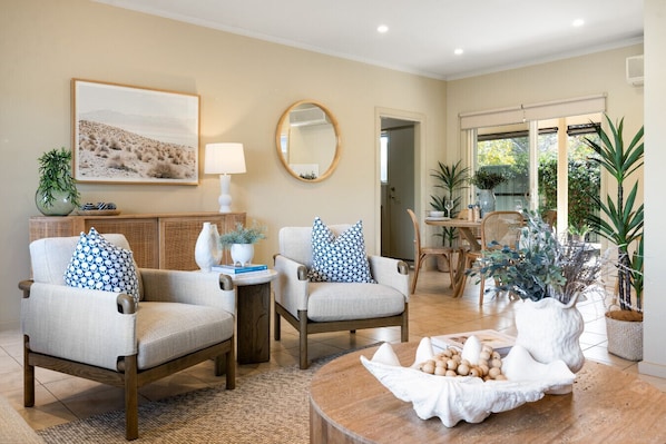 Interior - Hinkler on the Lane—Stylish Coastal Escape (Victor Harbor)