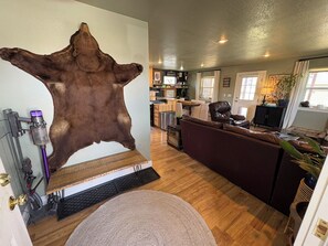 Interior - Charming, dog-friendly, 2-bedroom house in Three Forks with AC and fenced yard. (Three Forks)