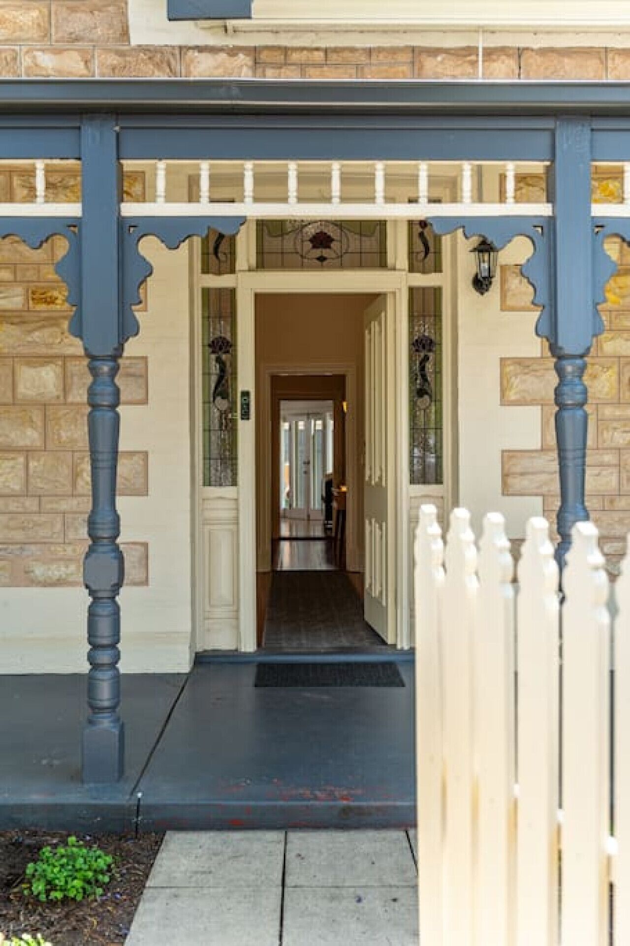 تفاصيل الفندق من الخارج