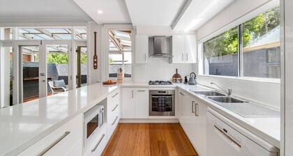 Waratah Cottage 1910 - Boutique