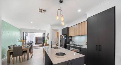 Urban Soul—Modern Parklands Stay with Courtyard