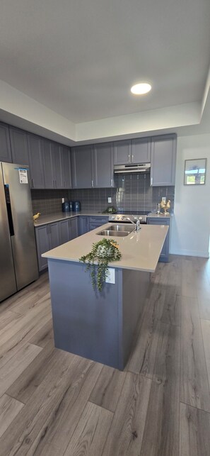 Fridge, microwave, oven, stovetop - Peaceful Private 1 bedroom w ensuite; Queen bed.
close to 401 & all amenities. (Pickering)