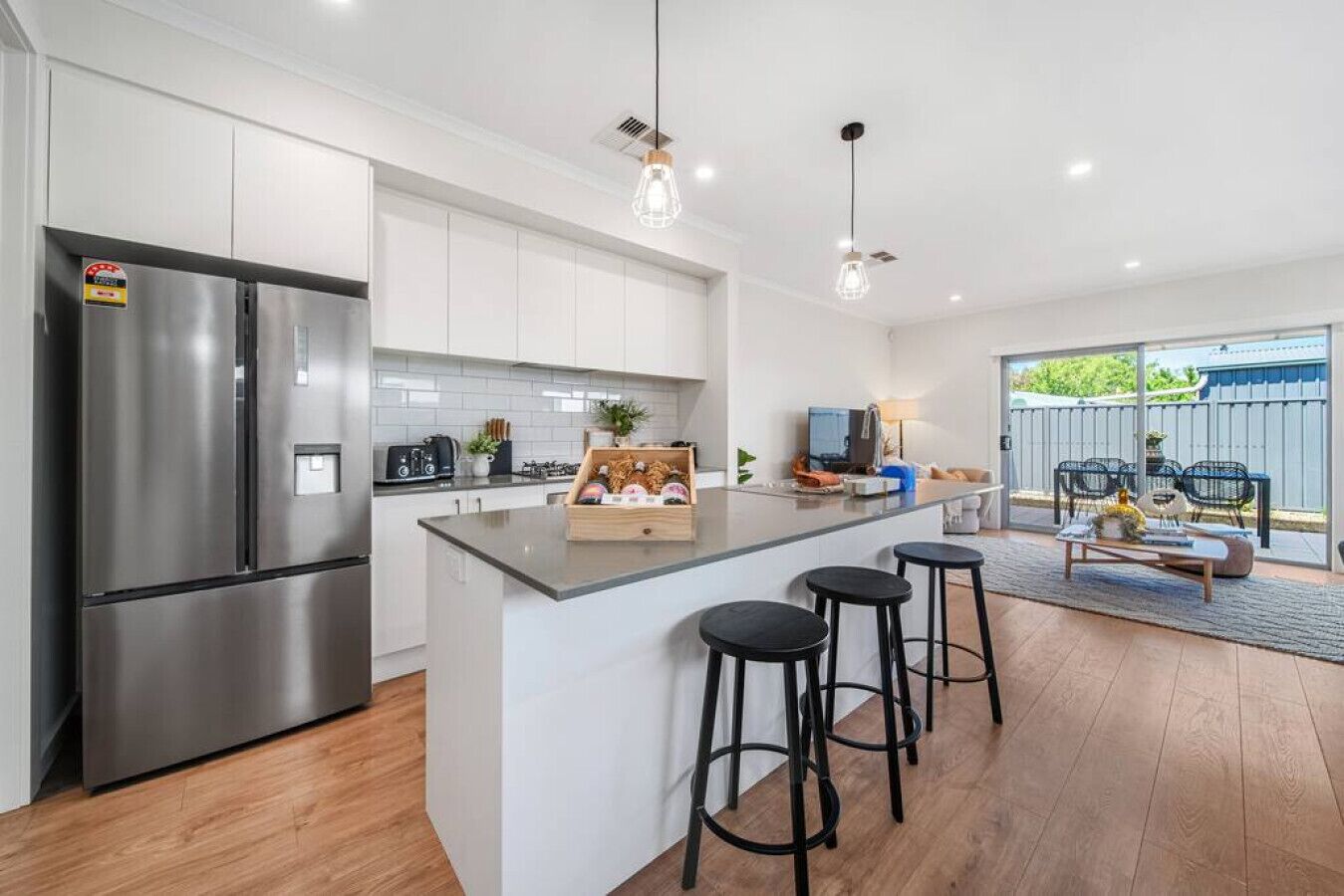 Frigorífic, microones, forn i placa de cuina 