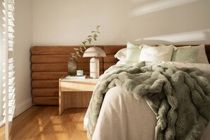 4 habitaciones, escritorio, tabla de planchar con plancha y wifi 