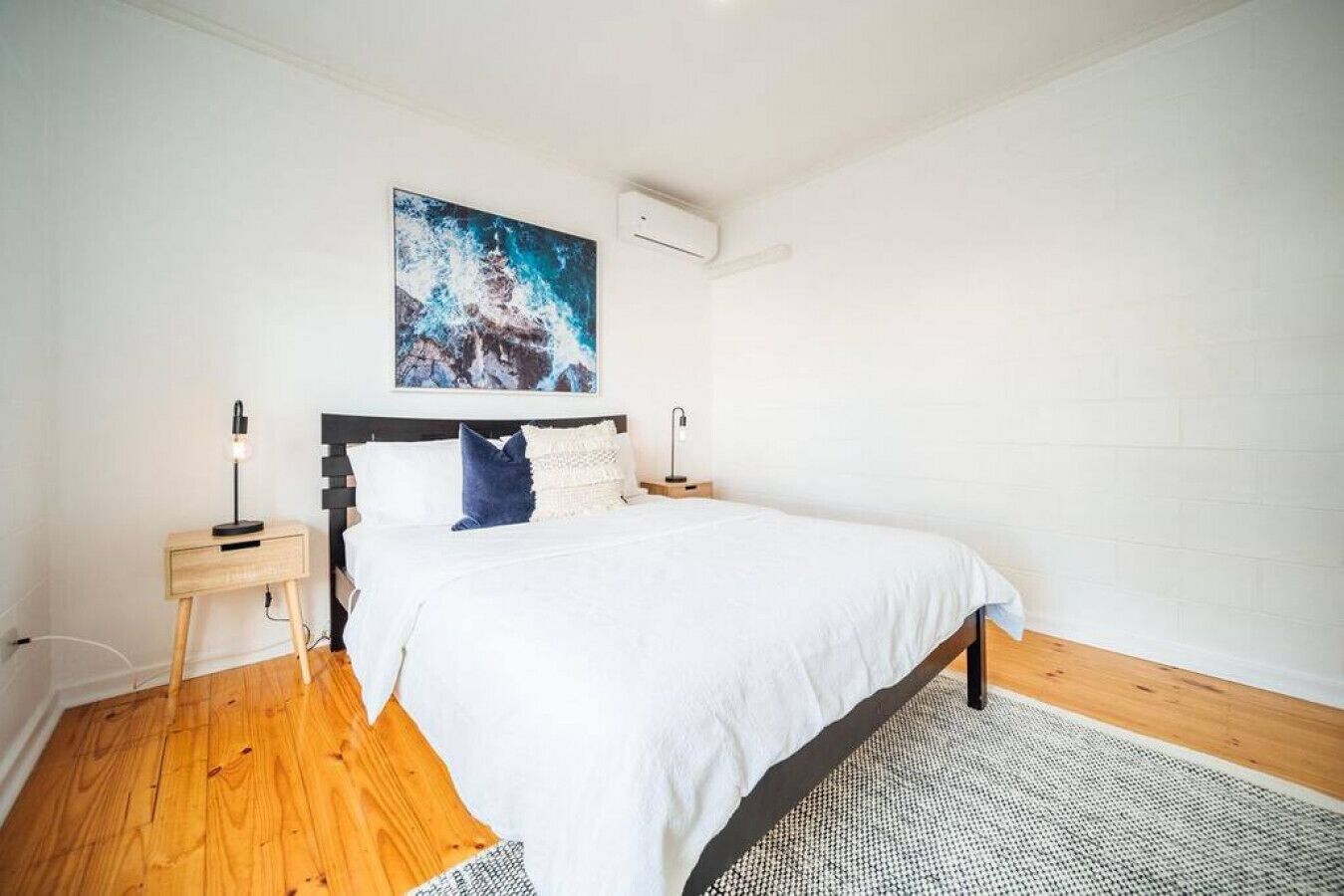 2 bedrooms, iron/ironing board, WiFi