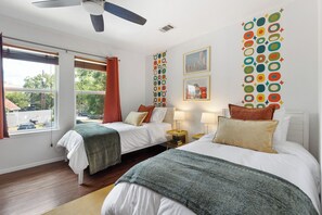 2 bedrooms, desk, iron/ironing board, travel crib
