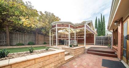 ★Irma`s Place on Halifax★Wifi✔︎Nesprsso✔︎Parking✔︎