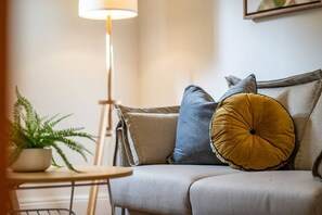 TV - ★Irma`s Place on Halifax★Wifi✔︎Nesprsso✔︎Parking✔  ︎ (Adelaide)