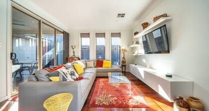 The Arlington - Easy Stay near Entertainment & CBD