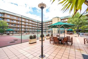 Outdoor dining - ★Mint on Bewes★ ✔CBD✔Parking✔Nespresso (Adelaide)