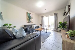 TV - ★Mint on Bewes★ ✔CBD✔Parking✔Nespresso (Adelaide)