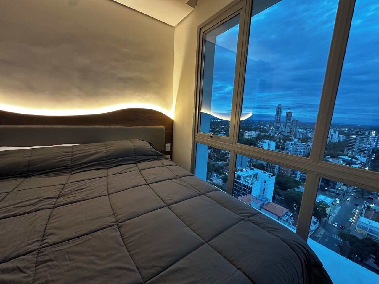 2 quartos, ferros/tábuas de passar roupa, Wi-Fi, roupa de cama