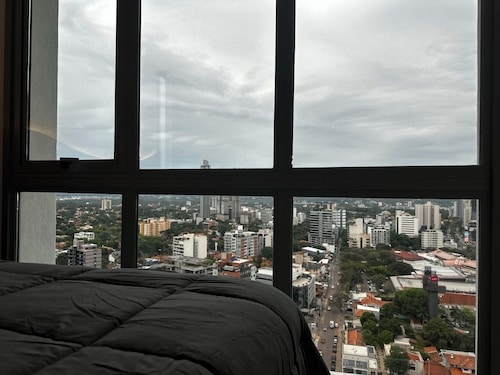 Luxurious 2-bedroom with gym, pool and AC in the best location of Asunción