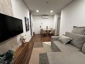 Smart TV - Luxurious 2-bedroom with gym, pool and AC in the best location of Asunción (Asunción)