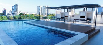 Luxurious 2-bedroom with gym, pool and AC in the best location of Asunción