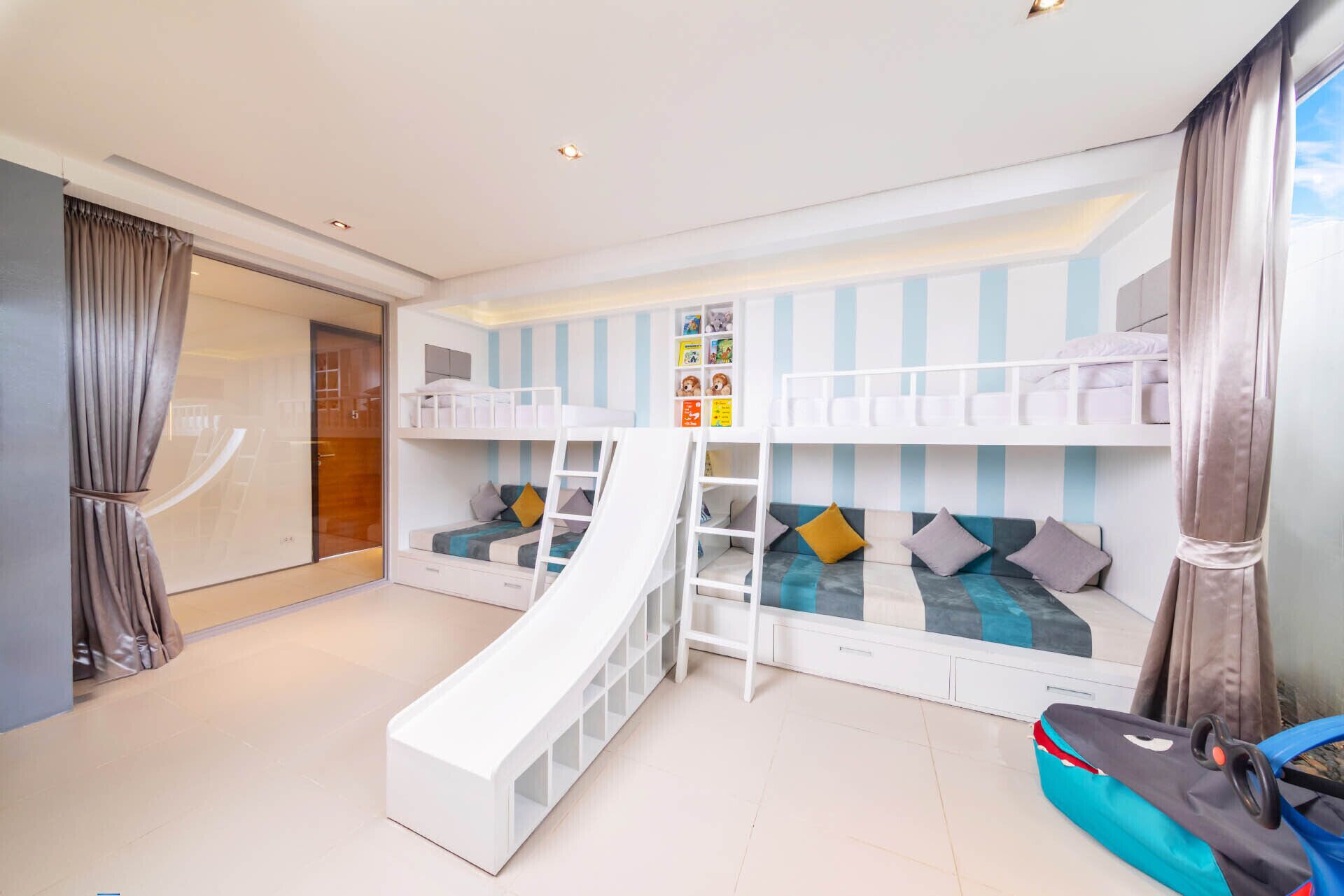 Luxury Villa, Multiple Bedrooms, Beach View | Free WiFi