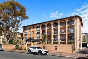 Exterior - ★Ivy`s @ Glenelg★✔Central✔WiFi✔Cosy✔Families (Glenelg)