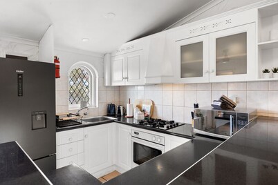 ★Ivy`s @ Glenelg★✔Central✔WiFi✔Cosy✔Families