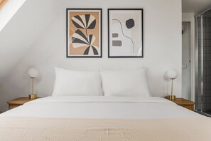 1 bedroom, iron/ironing board, WiFi, bed sheets - Blueground | Bonne-Nouvelle, view, nr Palais Garnier (Paris)