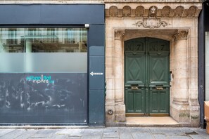 Exterior detail - Blueground | Bonne-Nouvelle, view, nr Palais Garnier (Paris)