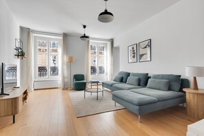 Télévision, chaîne hi-fi