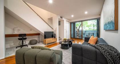 ★Juniper on Rundle★Wifi✔︎Balcony✔︎Shopping✔︎Cafes