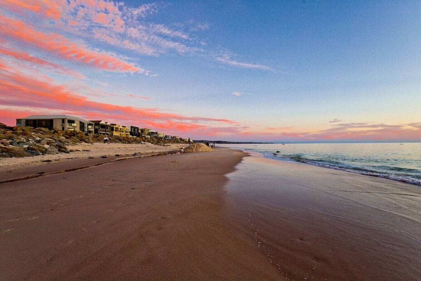 بالقرب من الشاطئ