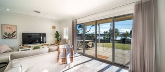 ★Riverglades View★RIVERFRONT✔︎WiFi✔︎4BR✔︎Family✔︎