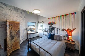 3 bedrooms, desk, iron/ironing board, WiFi