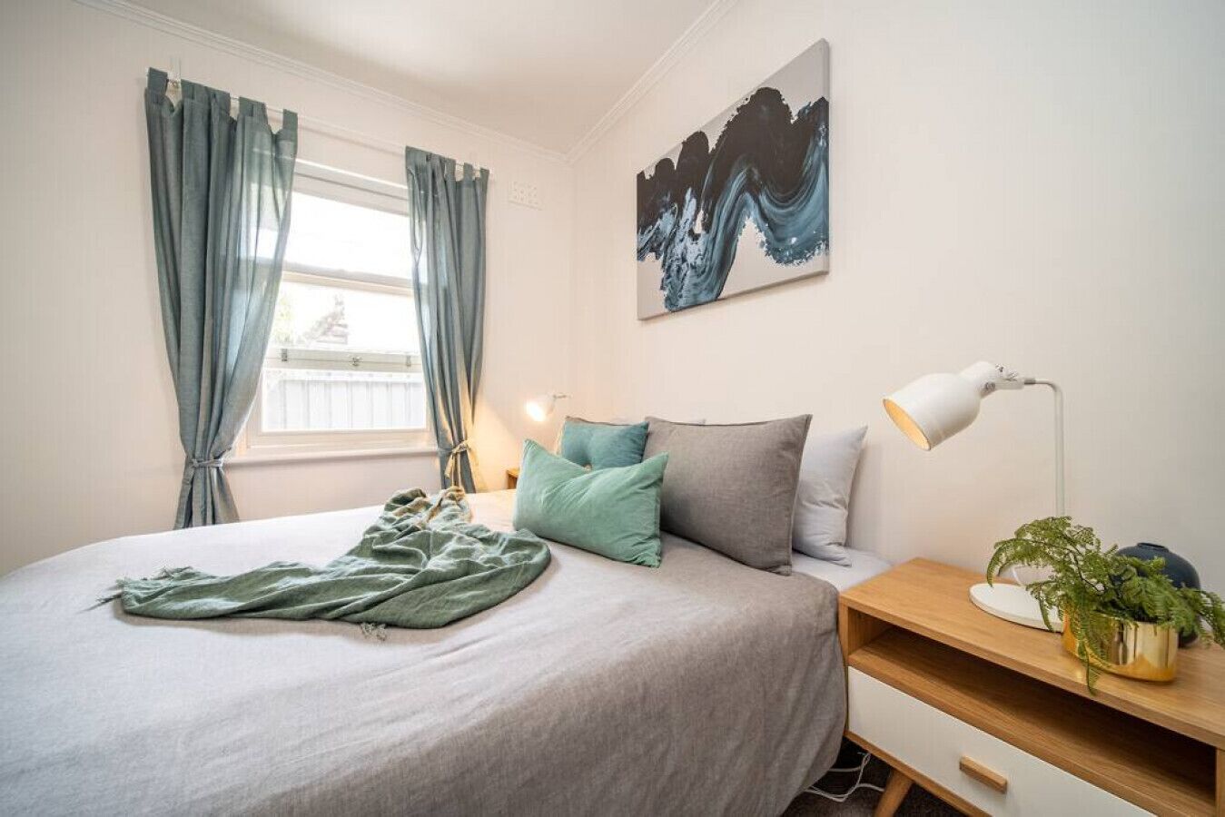 2 habitaciones, tabla de planchar con plancha, wifi y ropa de cama 