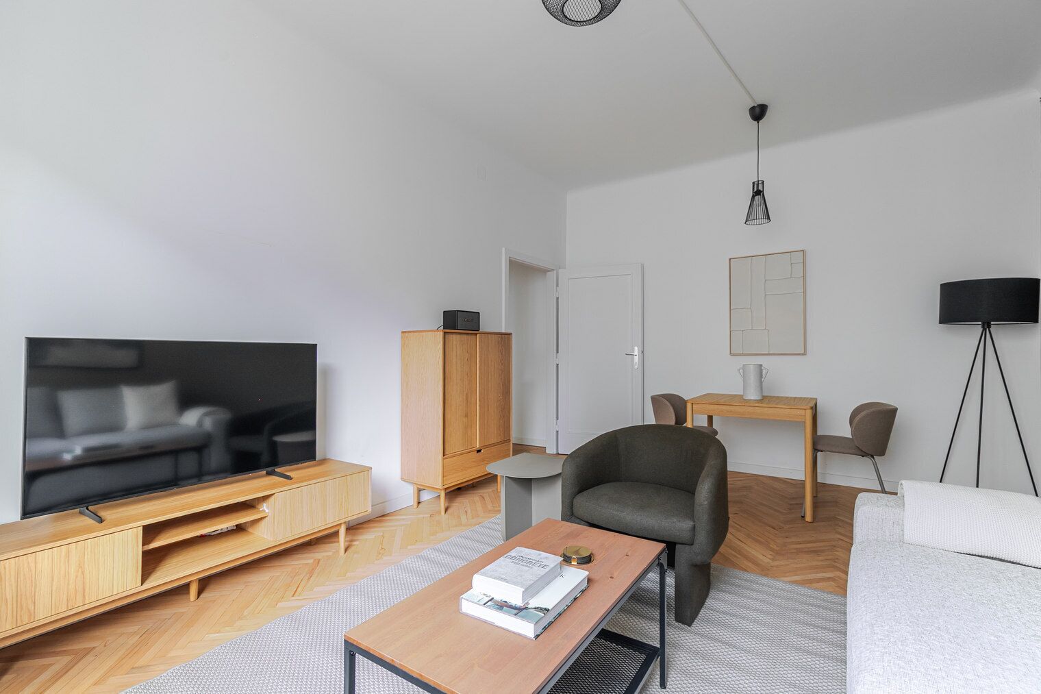 Fernseher, Stereoanlage