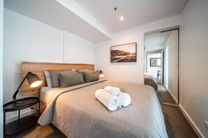 2 bedrooms, desk, iron/ironing board, WiFi