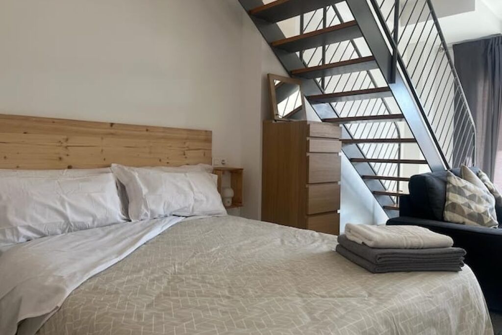 Fer et planche à repasser, accès au Wi-Fi (inclus), literie fournie