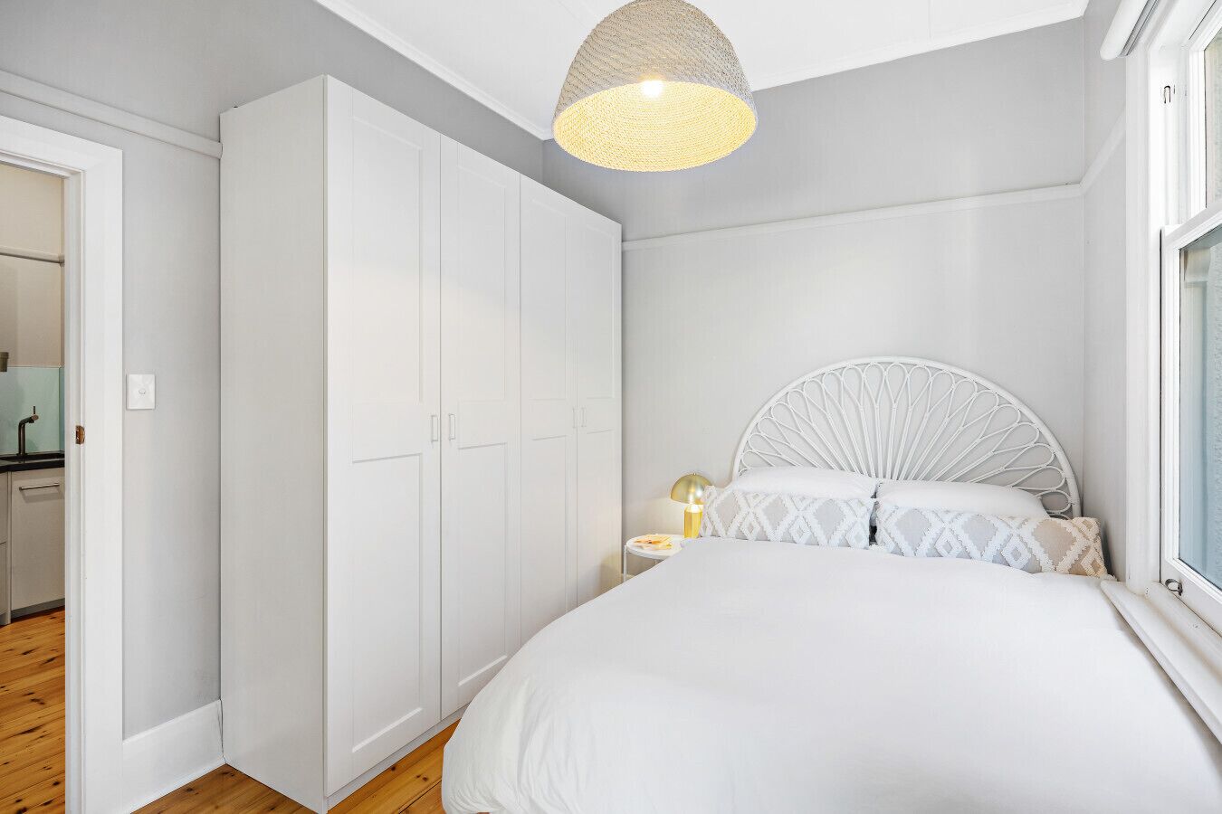 1 bedroom, desk, WiFi, bed sheets