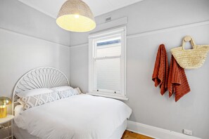 1 habitación, escritorio, wifi y ropa de cama