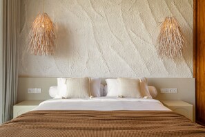 3 bedrooms, in-room safe, free WiFi, bed sheets