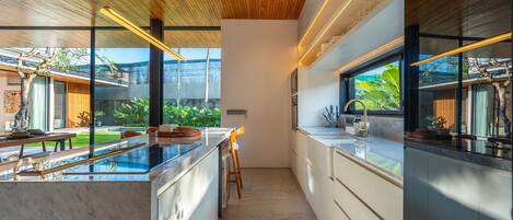 Fridge, microwave, oven, coffee/tea maker