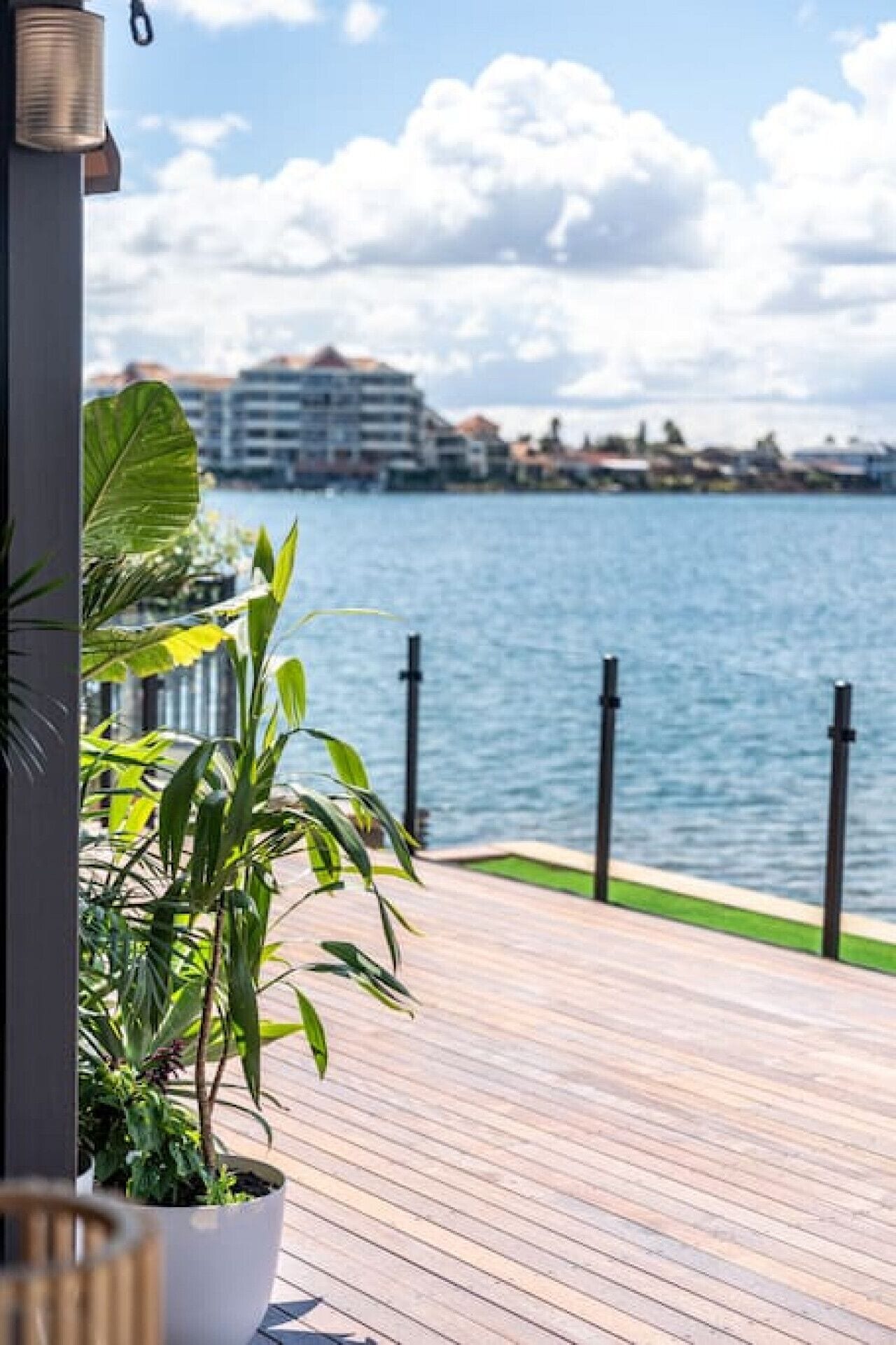 المنطقة المحيطة بالمنشأة