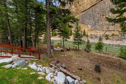 Riverfront Paradise between Big Sky and Bozeman