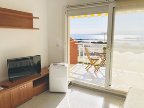 TV - Apartment in Roses with sea views (Roses)