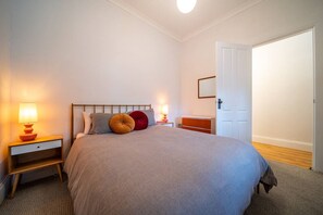 2 soveværelser, skrivebord, strygejern/strygebræt, Wi-Fi