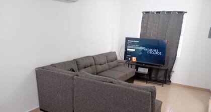 Casa 2 recámaras zona aeropuerto clima total