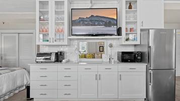 Fridge, microwave, coffee/tea maker, toaster