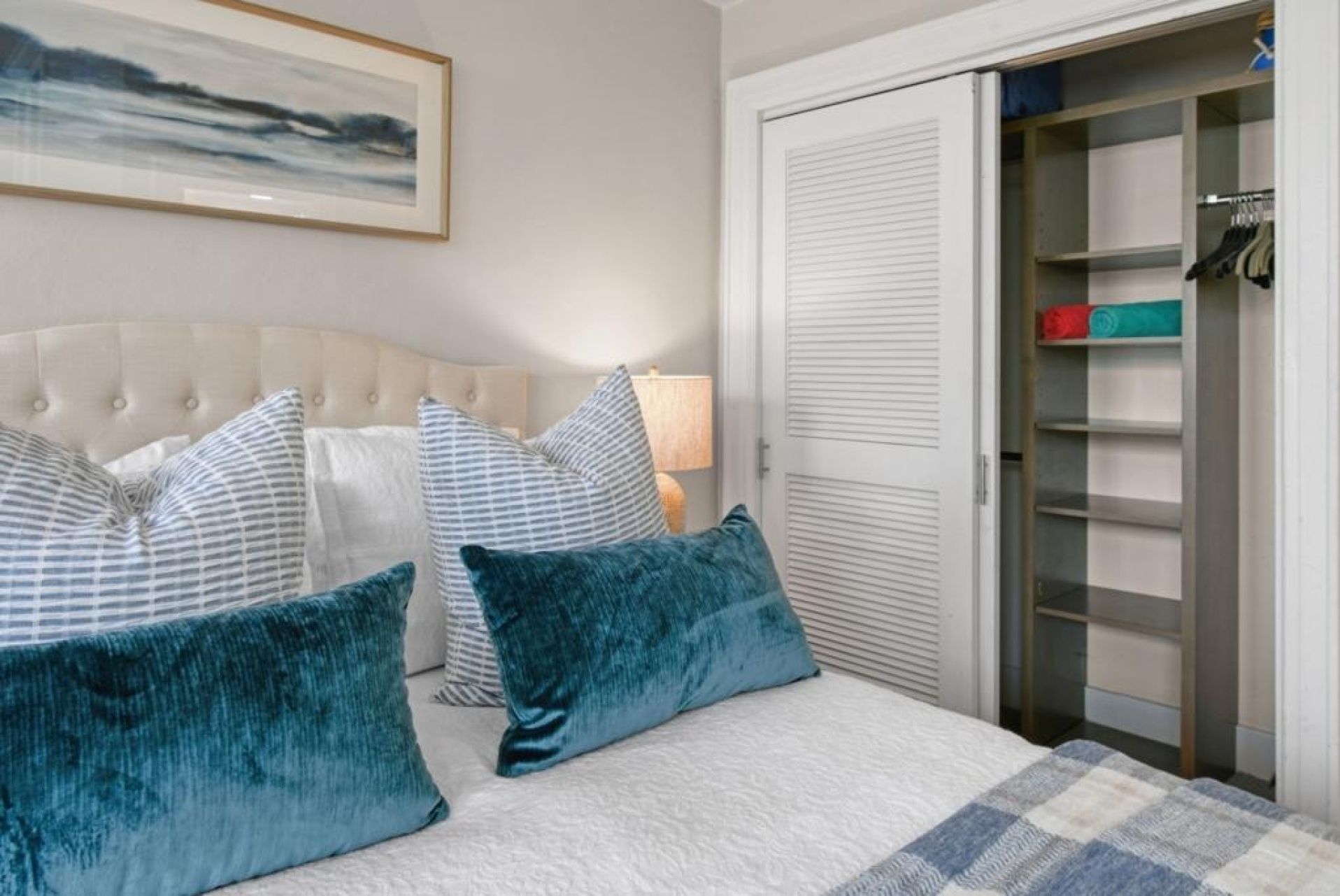 Bedroom corner with closet