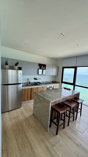 電子レンジ、オーブン、コンロ