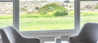 The Breeze @ Tennyson: Absolute Beachfront Escape